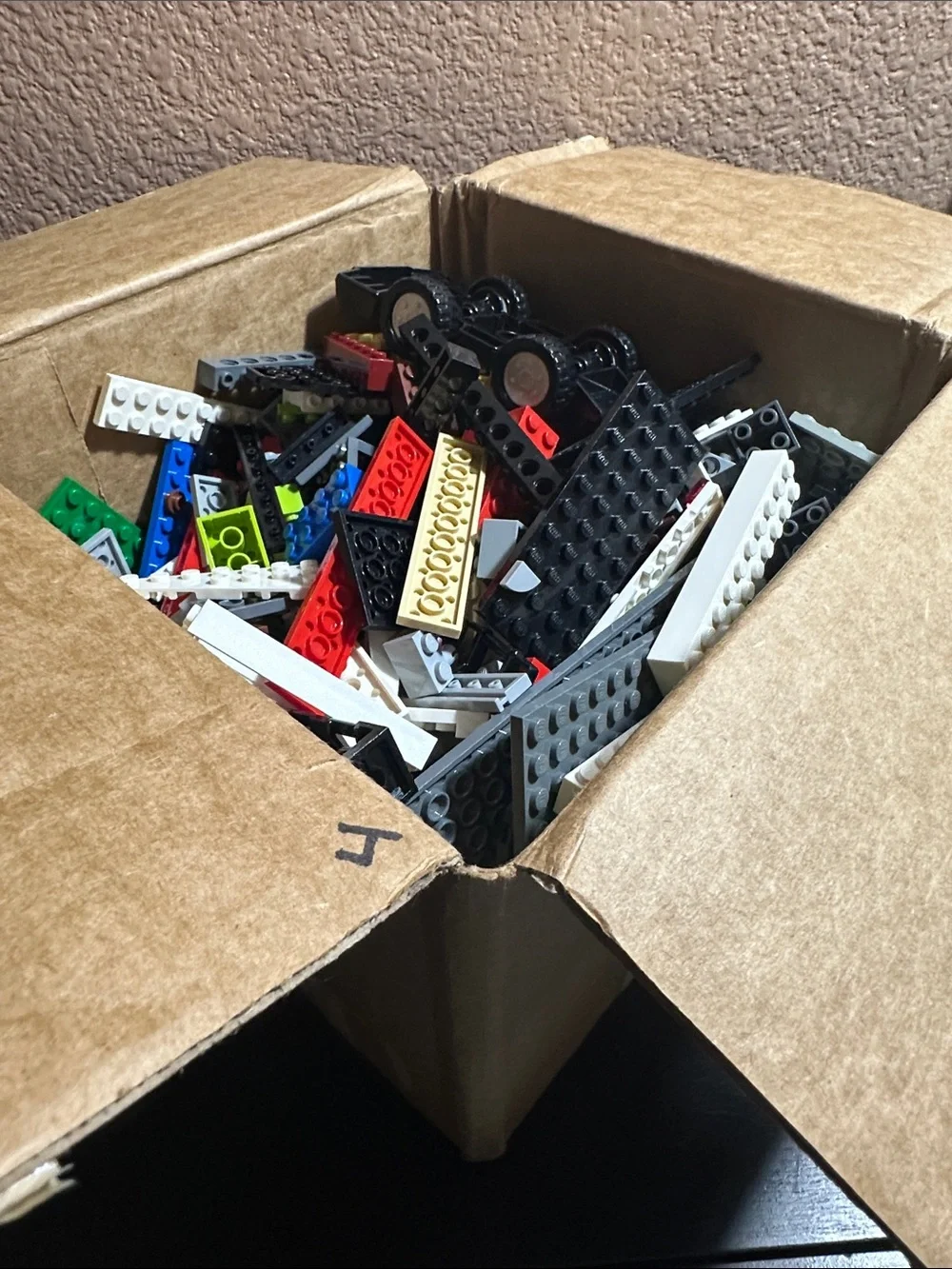 LEGO - Over 3 Pounds of Mixed Legos - Picture 2 of 4